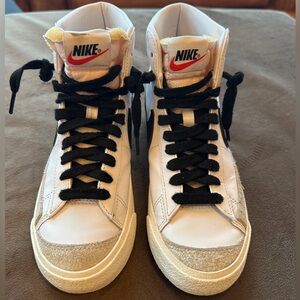 Unisex Nike Mid Blazer 77 size 5.5